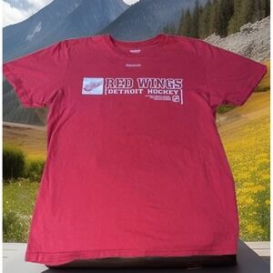 Men's Detroit Red‎ Wings Size Large Red Reebok Shirt NHL Hockey Ice Gym Tshirt